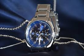 Il tuo orologio Daniel Wellington? Sceglilo su www.daniel-wellington.it 24 orologio