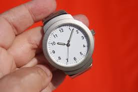 Ampia scelta di modelli raffinati su orologilegno.org 49 orologio2u