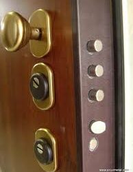 Scegli di installare porte blindate dell’azienda Ital Porte Blindate S.r.l.: la numero uno! 12 porte3